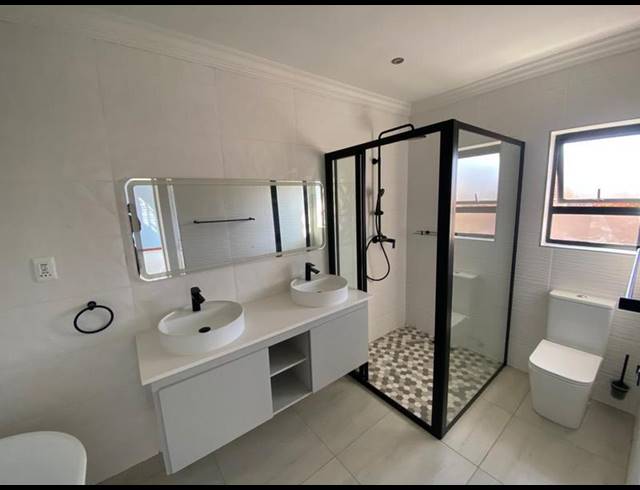 4 BEDROOM HOUSE FOR SALE IN IRENE EXT 70